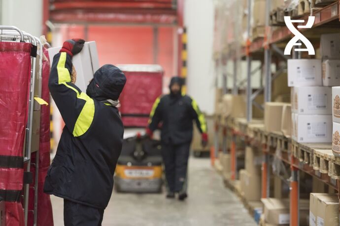 Operators whose tasks have been optimized for ever greater efficiency. Operators whose tasks have been optimized for ever greater efficiency.