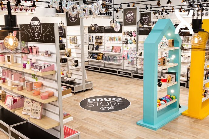 CMP manages over 7,000 SKUs and 35 brands in BtoB and BtoC.